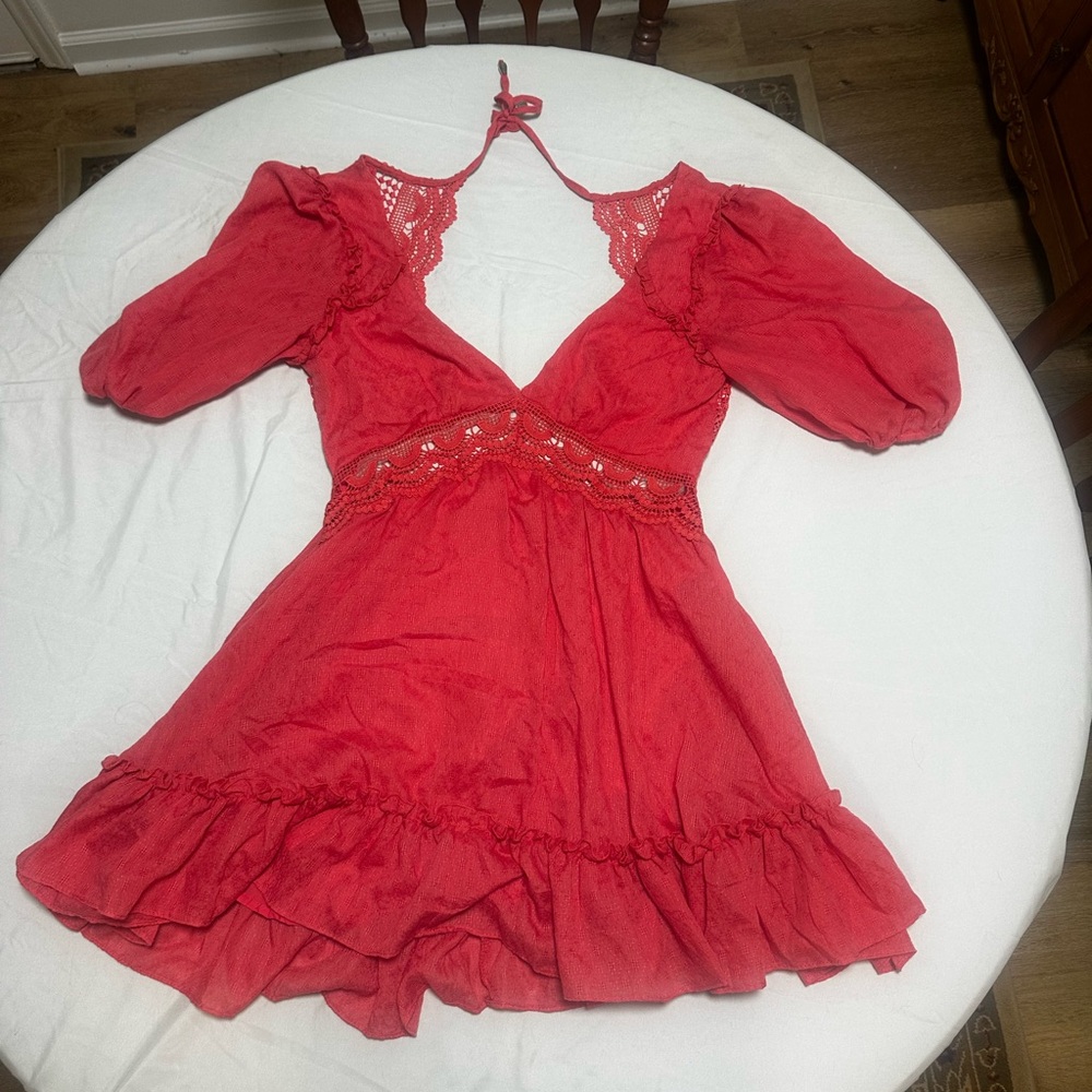 Chic Scarlet Backless Dress